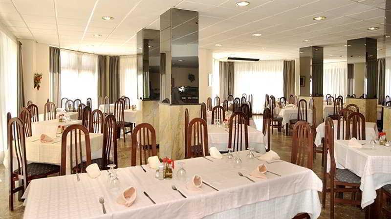 Kross Medina Azahara Torremolinos Restoran fotoğraf
